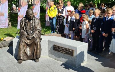 Każdy może już przysiąść obok o. Mariana